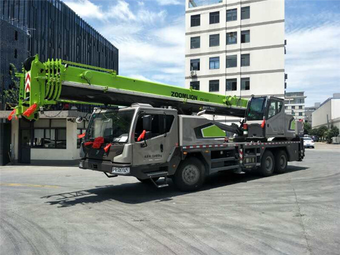 克拉玛依区跨街广告牌的高空安装注意事项
