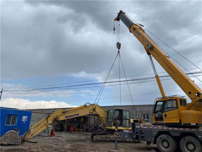 克拉玛依区25吨吊车的工作半径是多少？